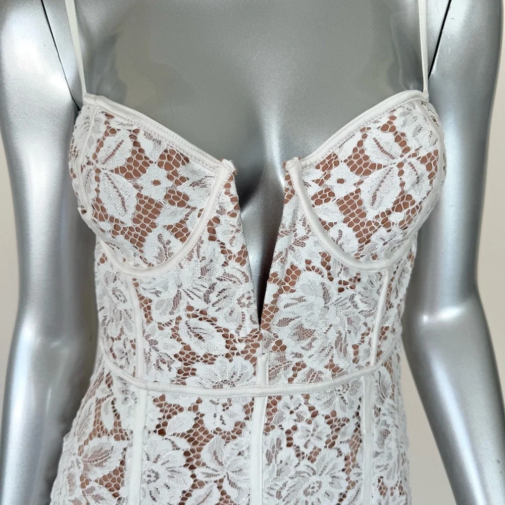 NWT!!! For love and lemons women dress size M Retail 265$
